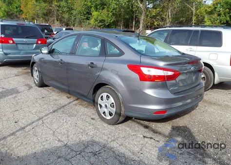 2012 Ford Focus S из США, поврежденный, VIN 1FAHP3E2XCL322793